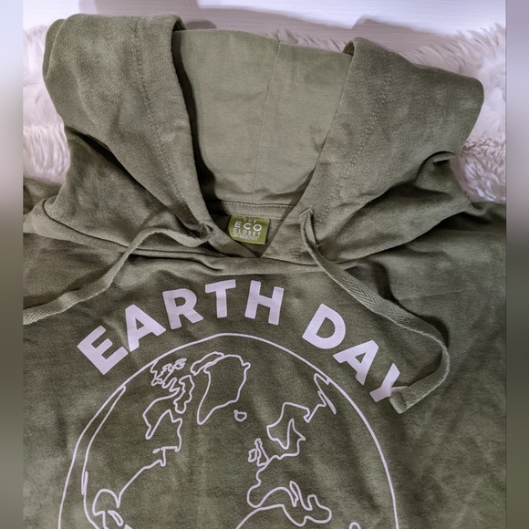Earth Day Everyday Eco Closet hoodie, sweater, sweatshirt, green tie-dye, medium - Picture 3 of 9